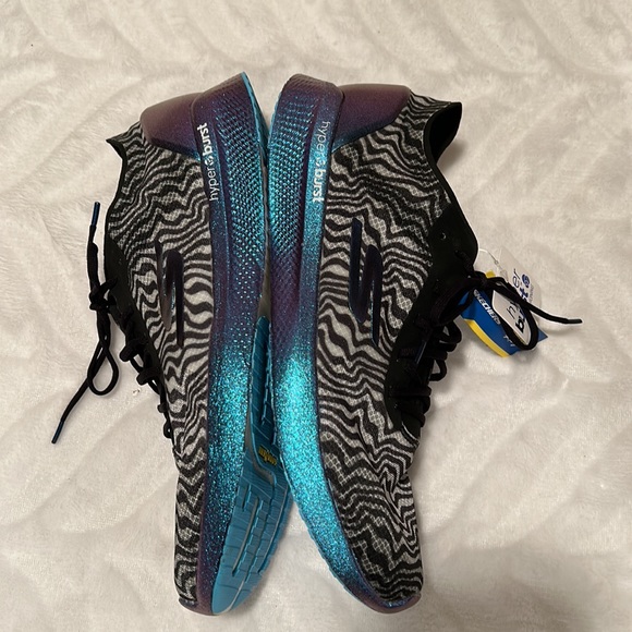 Skechers Zebra Performance Shoe - Picture 6 of 9